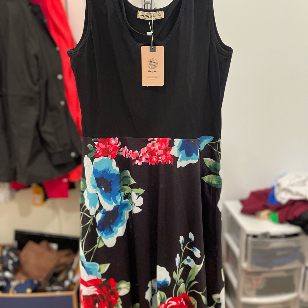 Black Floral Midi Dress by Angashou